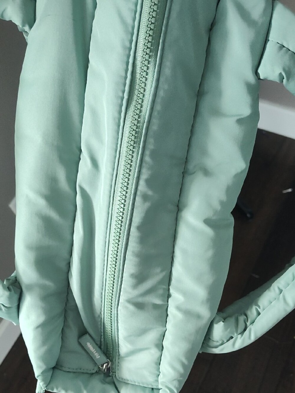 Wilo Puffy Zippered Shoulder Tote Bag in Sage Green With Extra Matching Case - Picture 13 of 16